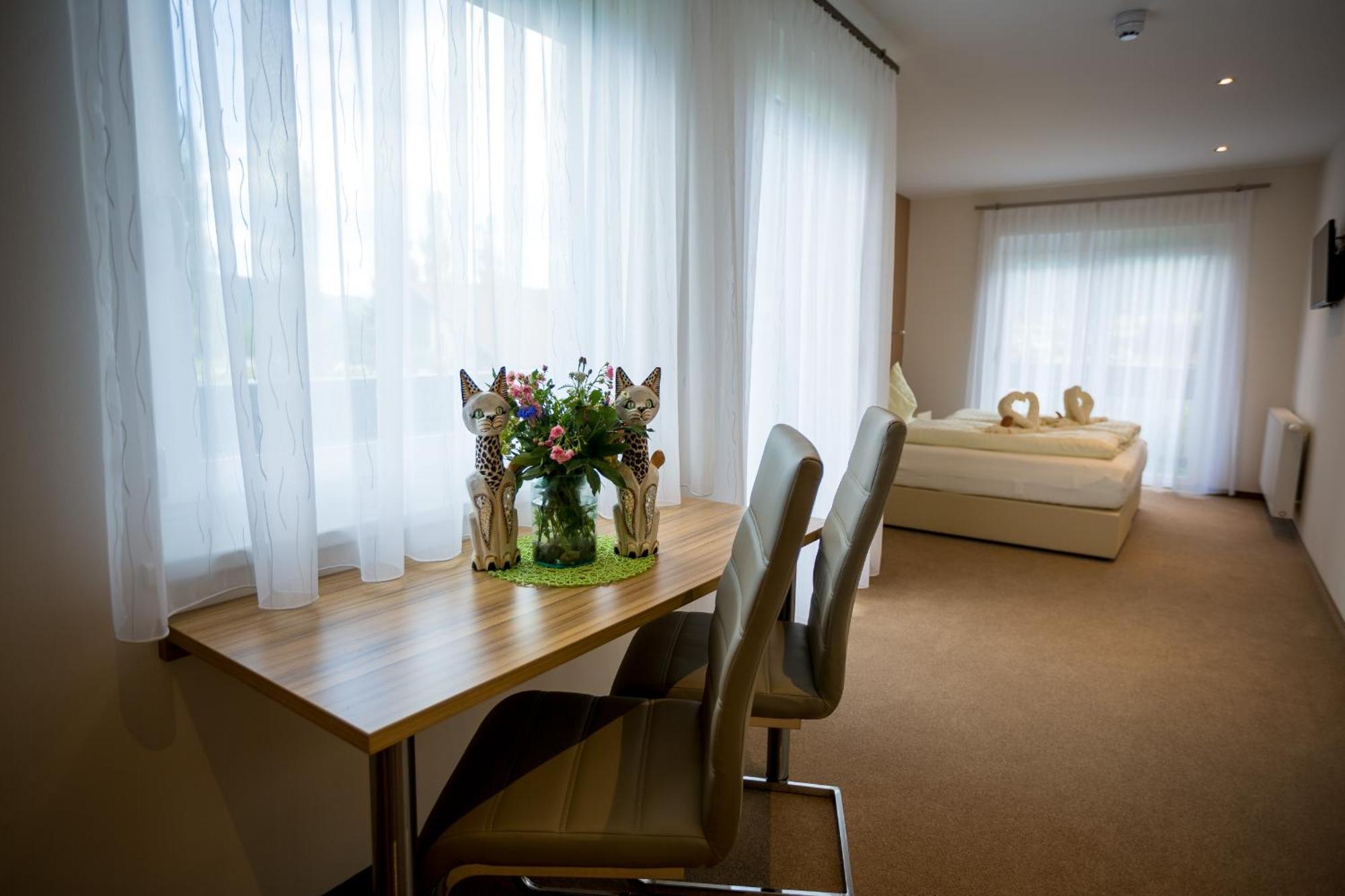 Gaestehaus Krappinger/Pizzeria Mamma Mia Ossiach Exteriér fotografie