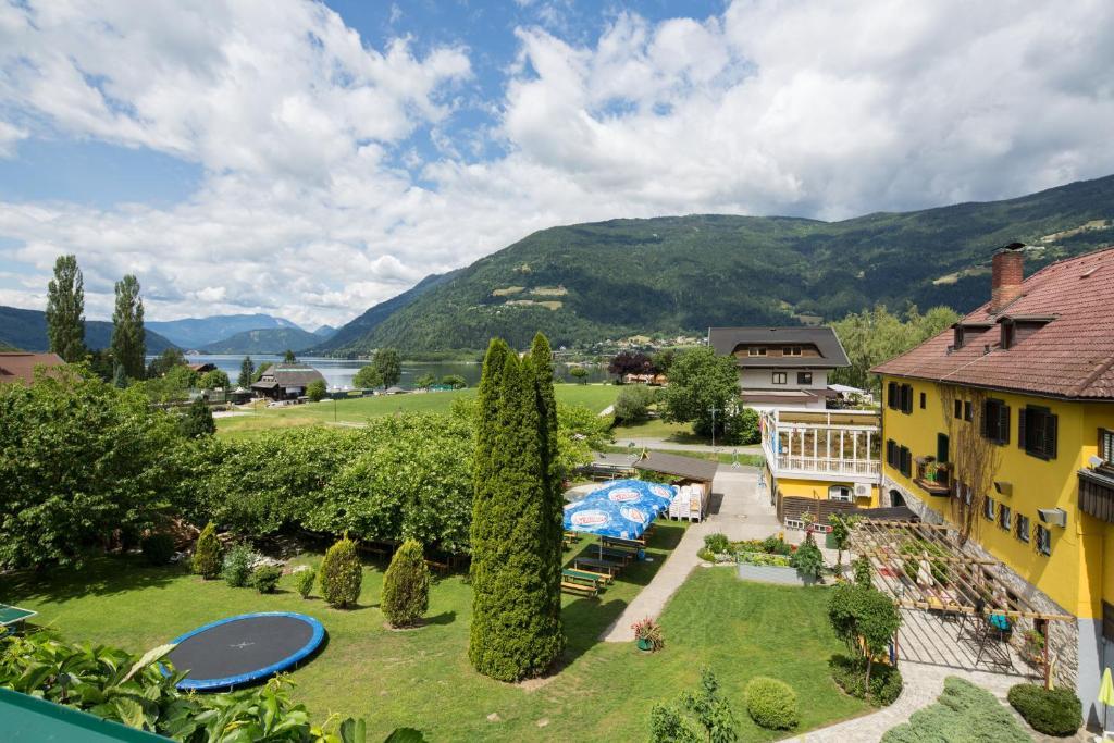 Gaestehaus Krappinger/Pizzeria Mamma Mia Ossiach Pokoj fotografie